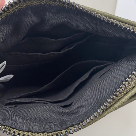 Colab mini wristlet - Picture 5 of 5